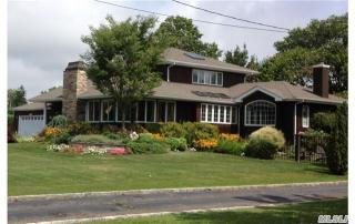58 Concourse, Brightwaters, NY 11718-1511