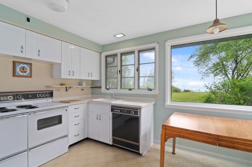 13530 Lakewood Dr, Thiensville WI  53097-2412 exterior