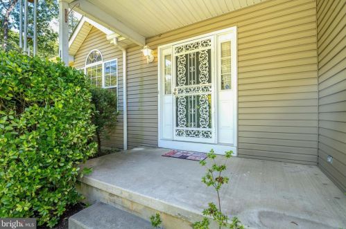 142 Split Rock Rd, Browns Mills NJ  08015-6542 exterior