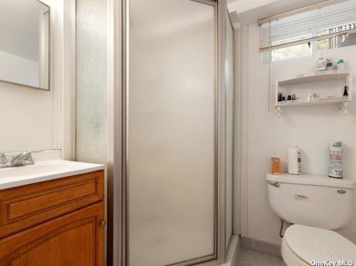 430 Clement Ave, Floral Park NY  11003-2703 exterior