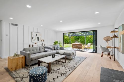 5254 Buffalo Ave, Van Nuys CA  91401-5929 exterior