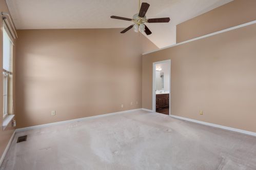 8526 Woodcreek Dr, Florence KY  41042-8237 exterior