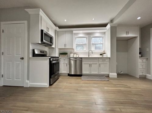 423 Drake Ave, Roselle NJ  07203-1425 exterior