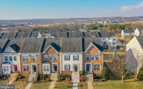 533 Legrace Ter, Leesburg VA  20176-1835 exterior