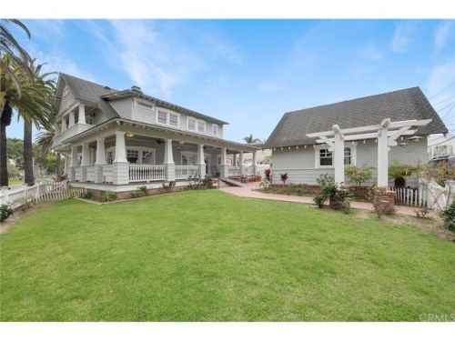 227 10th St, Seal Beach, CA 90740-6422