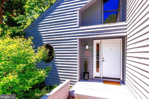 1656 Cedar Hollow Way, Herndon, VA 20194-1727