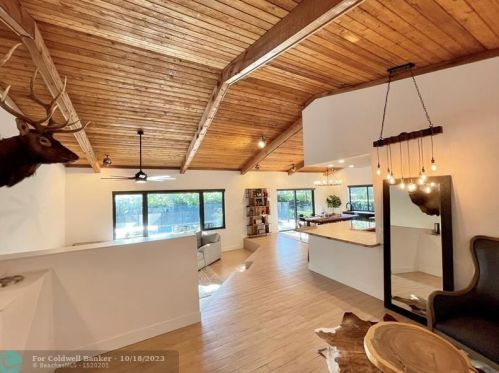 1630 118th Ter, Hollywood FL  33026-2546 exterior