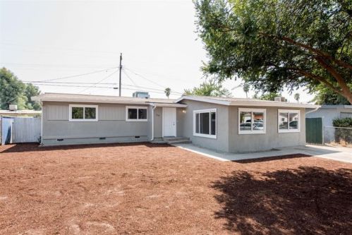 216 Mitchell Ave, Clovis, CA 93612-2645