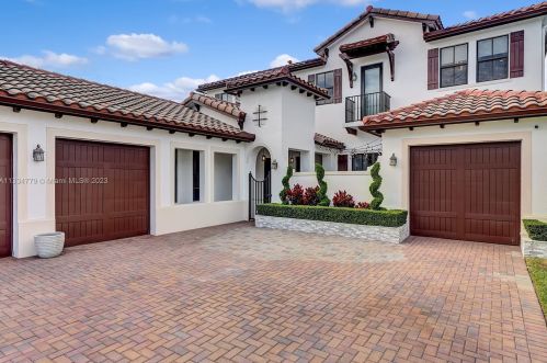 8297 28th St, Hollywood FL  33024-3187 exterior