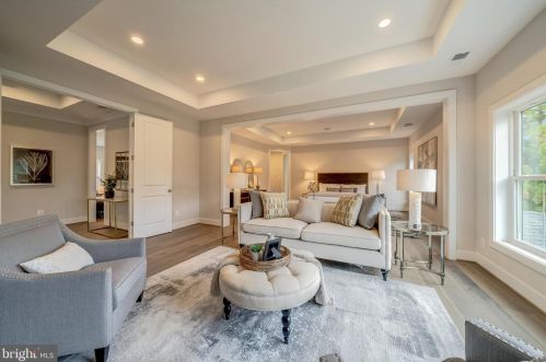 6580 Brooks Pl, Falls Church VA  22044-1105 exterior