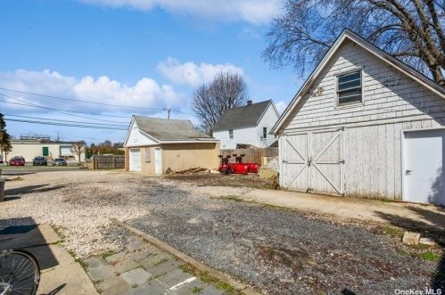 130 Depot Rd, Huntington Station, NY 11746-1739