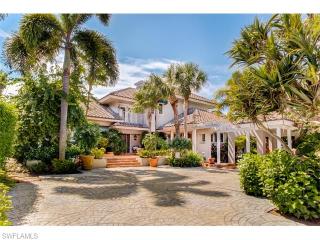 3911 Gulf Dr, Sanibel, FL 33957-5207