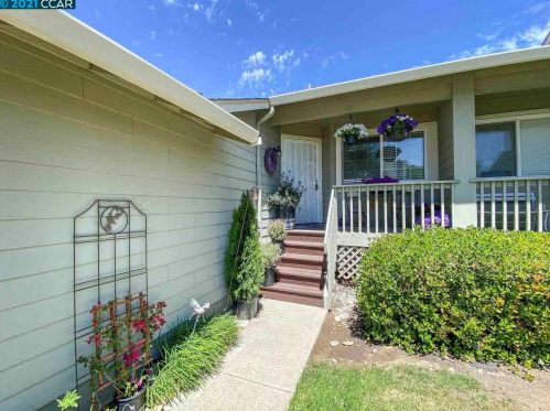 204 Manuel Ct, West Pittsburg, CA 94565-6701