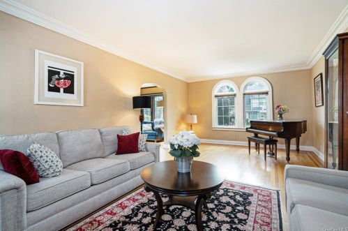350 Hawthorne Ter, Mount Vernon, NY 10552-2427