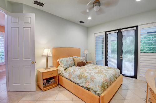 42 Northwoods Ln, Boynton Beach FL  33436-7405 exterior