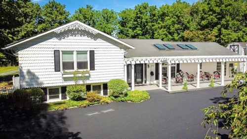 12 Wawayanda Rd, Warwick, NY 10990-3339