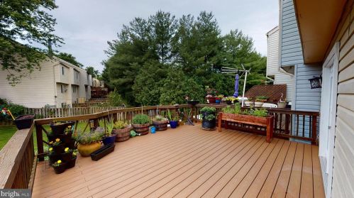 8414 White Feather Ct, Lorton, VA 22079-3054