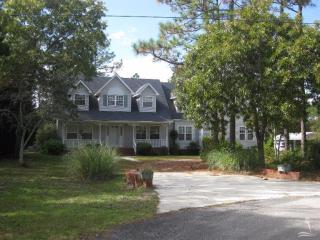 750 Boros Rd, Oak Island, NC 28461-9770