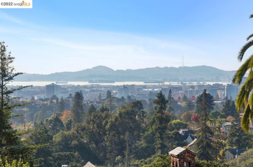 780 Glendome Cir, Oakland CA 94602-1413 exterior