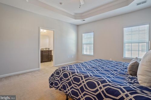 1739 Rockledge Ter, Woodbridge VA  22192-2512 exterior