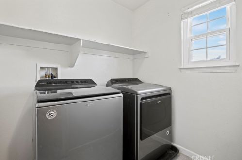 27836 Mariposa Ln, Santa Clarita CA  91384-4114 exterior