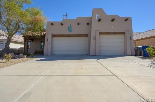 5602 Desert Lakes Dr, Bullhead City, AZ 86426-9298