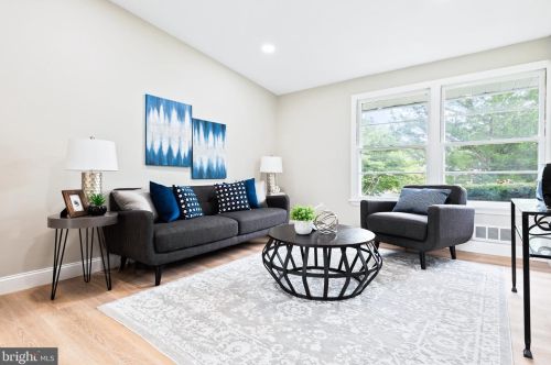 3010 Rosemary Ln, Falls Church VA  22042-1840 exterior