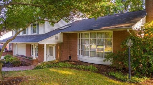 3575 Mcconnell Rd, Hermitage, PA 16148-3211