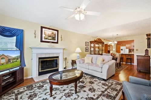 1415 Greenbriar Ct, Library, PA 15129-9277
