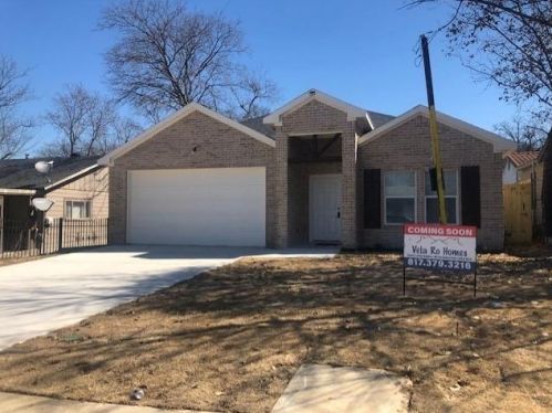 3341 Bright St, Fort Worth, TX 76119-1901