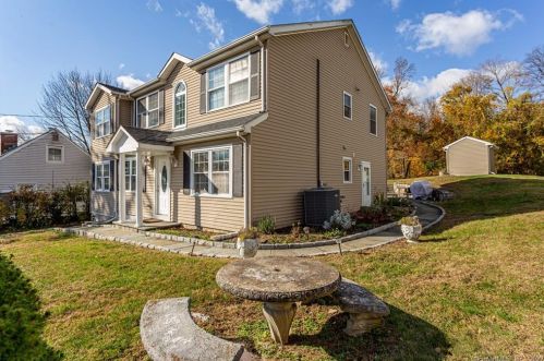 47 Cold Spring Rd, Stamford, CT 06905-4203