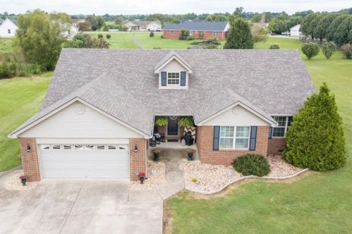 341 Kings Trace Dr, Berea, KY 40403-8752