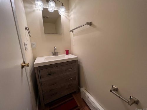 11 Aspen Rd, Middletown NY 10940-6807 exterior