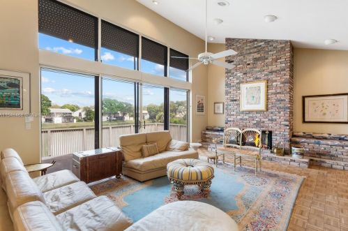 3071 35 St, Hollywood FL 33021-2627 exterior