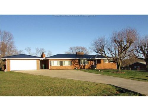 115 Arbaugh Dr, Hurricane, WV 25526-9624