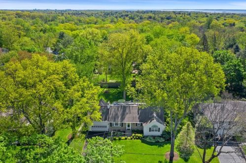 13 Old Orchard Rd, Rye Brook NY  10573-1133 exterior