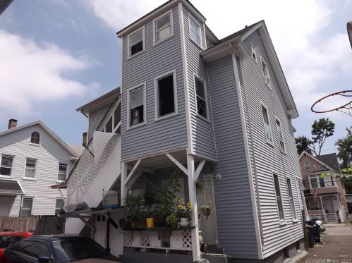 247 Olive St, Bridgeport CT  06604-3020 exterior