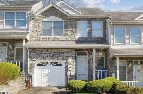 53 Springhill Dr, Greystone Park, NJ 07950-1172