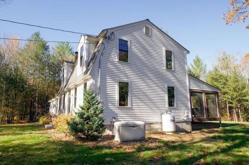 79 Hooke Rd, Fremont, NH 03044-3420