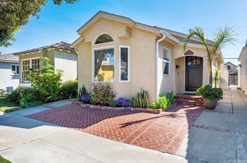 1520 Ocean Ave, Seal Beach, CA 90740-6547