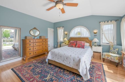 624 Tower Mews, Oakdale NY  11769-2449 exterior