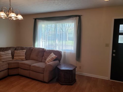 512 Surrey Ln, Marysville, OH 43040-1291