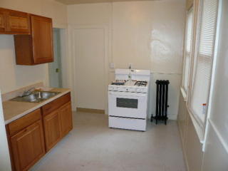 69 Blue Hills Ave, Hartford CT  06112-1806 exterior