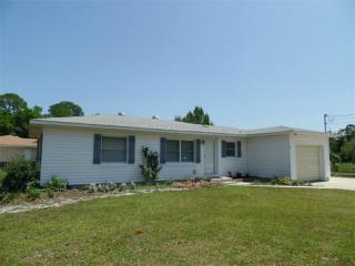 60 Lake Dr, De Bary, FL 32713-2876