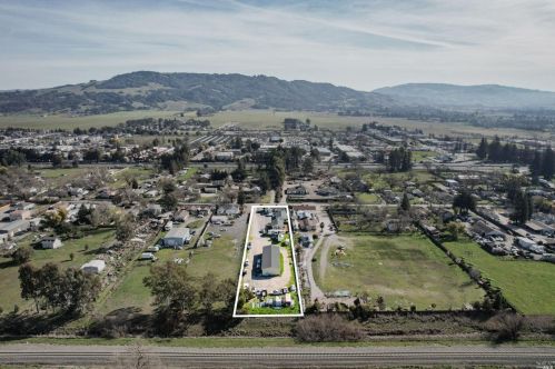 3619 Moorland Ave, Santa Rosa, CA 95407-8107