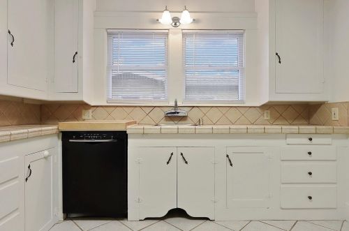 426 Lockeford St, Lodi CA 95240-2335 exterior