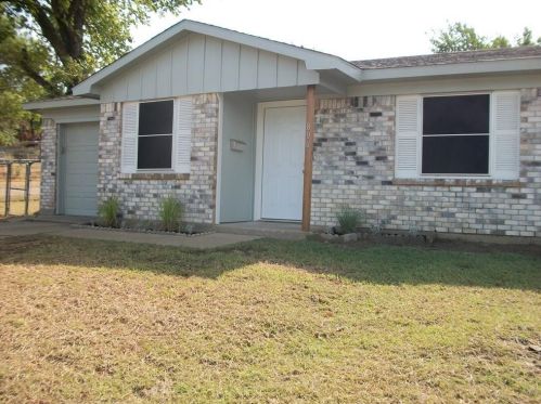 806 Gallant Fox Dr, Dallas TX  75211-6928 exterior