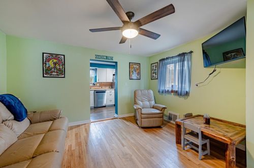 402 Cedar St, Jeannette PA  15644-2522 exterior