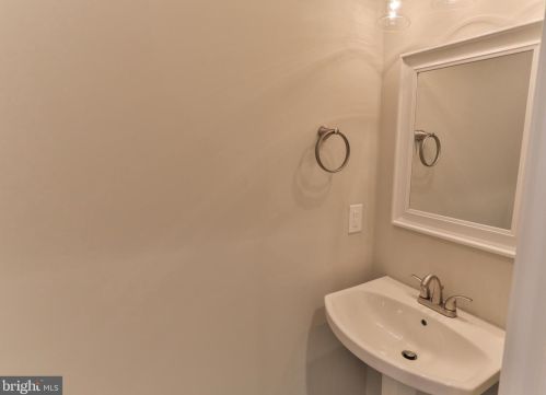 618 Mckean St, Philadelphia PA 19148-2208 exterior