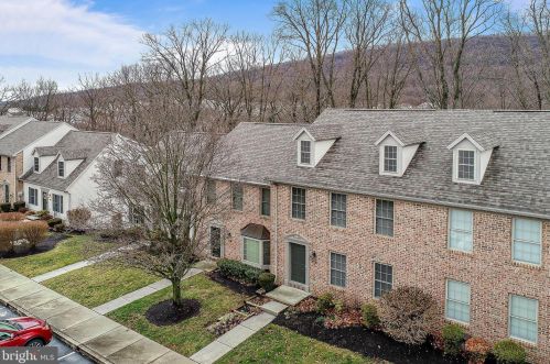 231 Timber View Dr, Harrisburg, PA 17110-3993